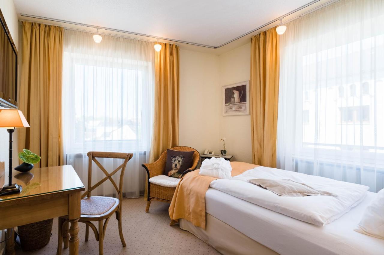 Hotel Zur Muehle Paderborn Esterno foto