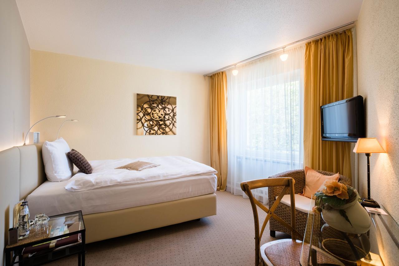 Hotel Zur Muehle Paderborn Esterno foto